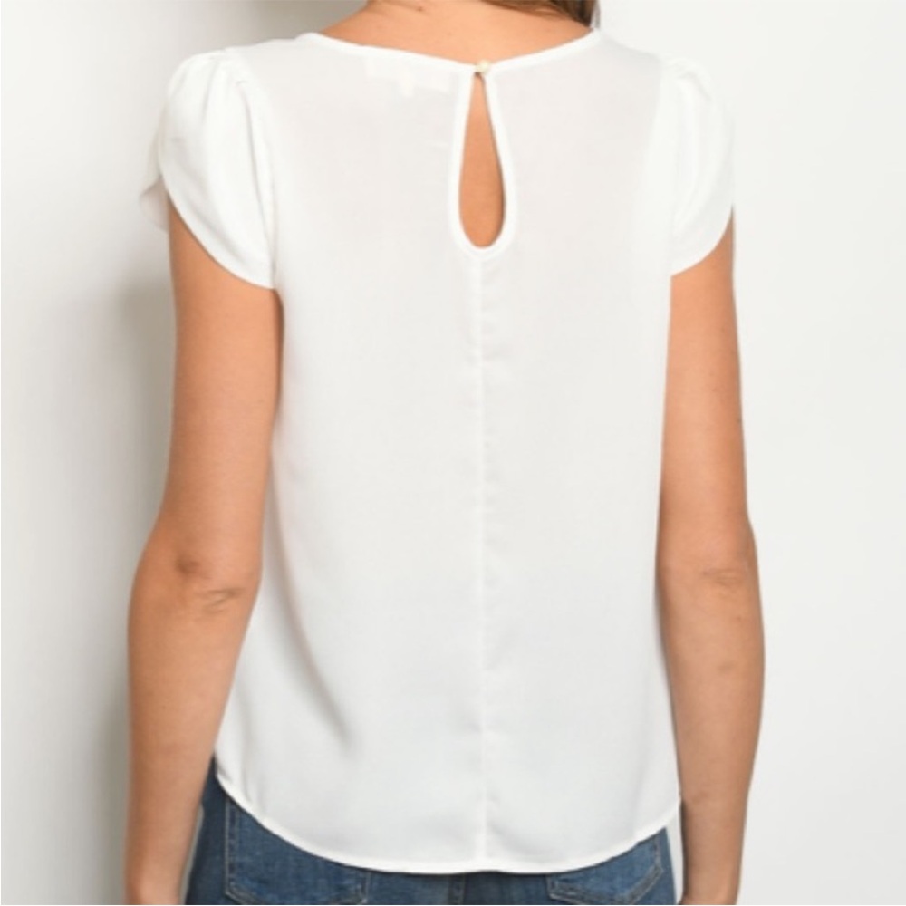 Creamy White Short Sleeve Blouse - Picture 10 of 10